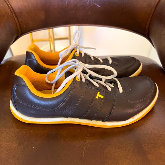 True Linkswear True Vegas Golf Shoes Spikeless Brown Leather Mens Size 8.5 - Picture 1 of 7